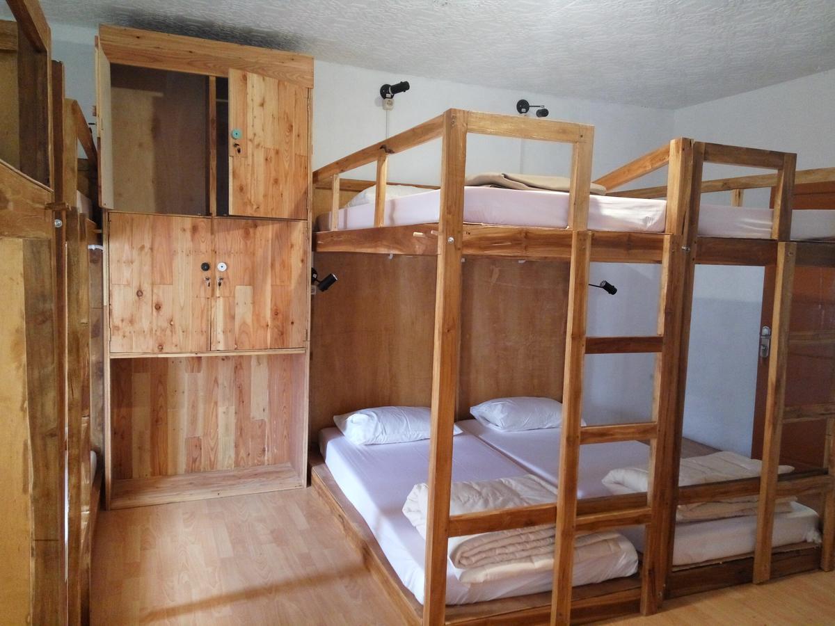 Tani Jiwo Hostel Diyeng Екстер'єр фото