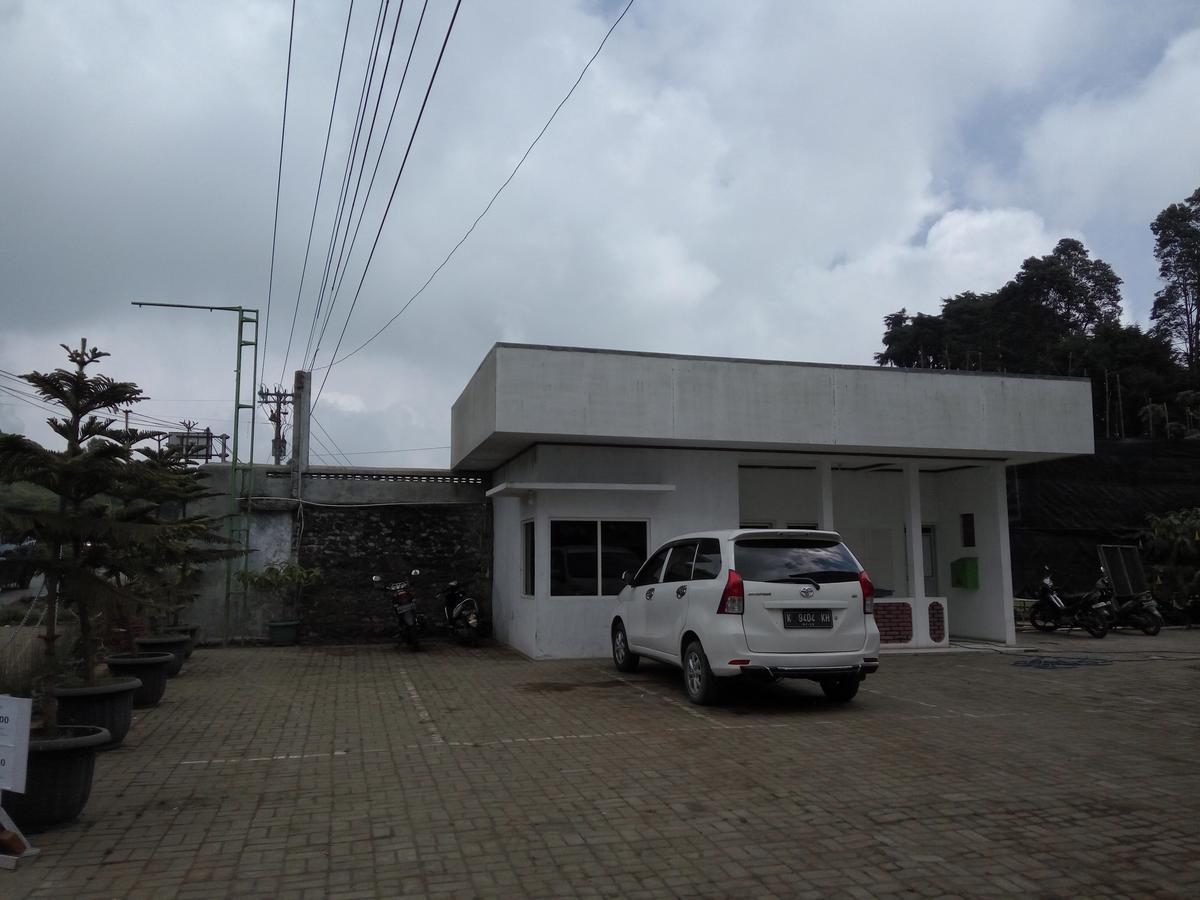 Tani Jiwo Hostel Diyeng Екстер'єр фото