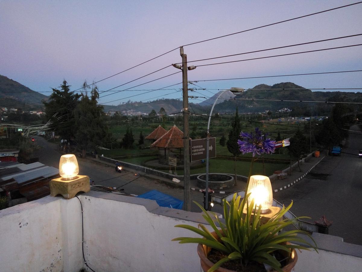 Tani Jiwo Hostel Diyeng Екстер'єр фото