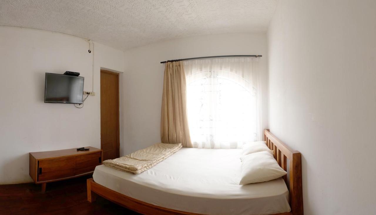 Tani Jiwo Hostel Diyeng Екстер'єр фото
