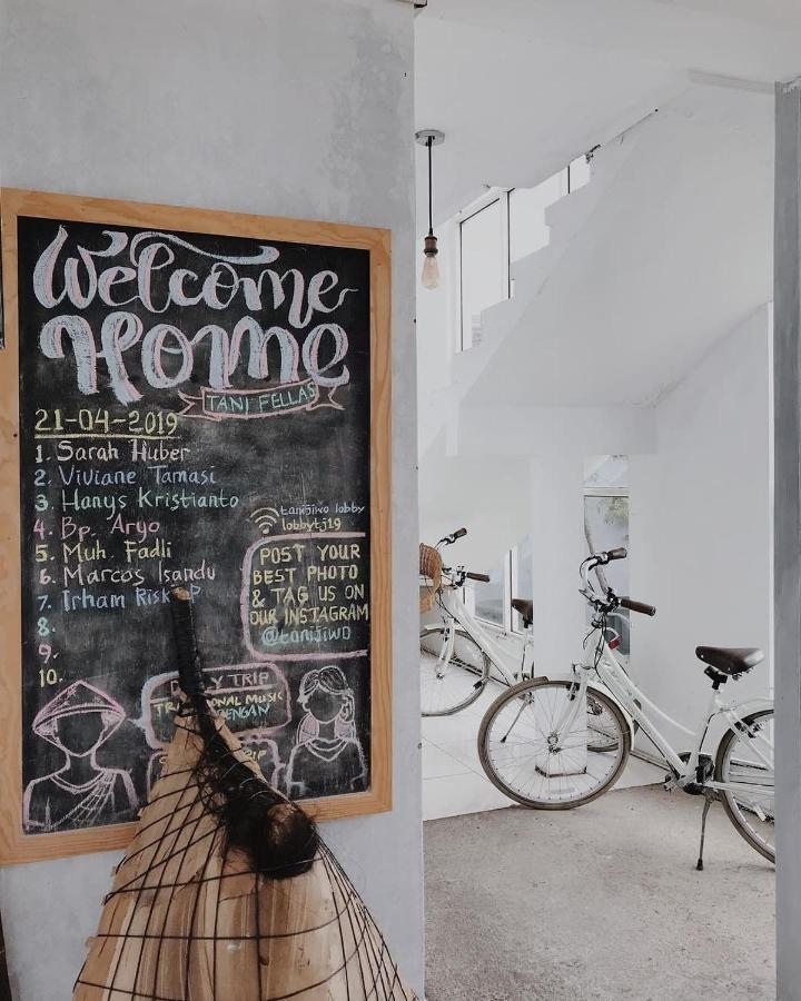 Tani Jiwo Hostel Diyeng Екстер'єр фото
