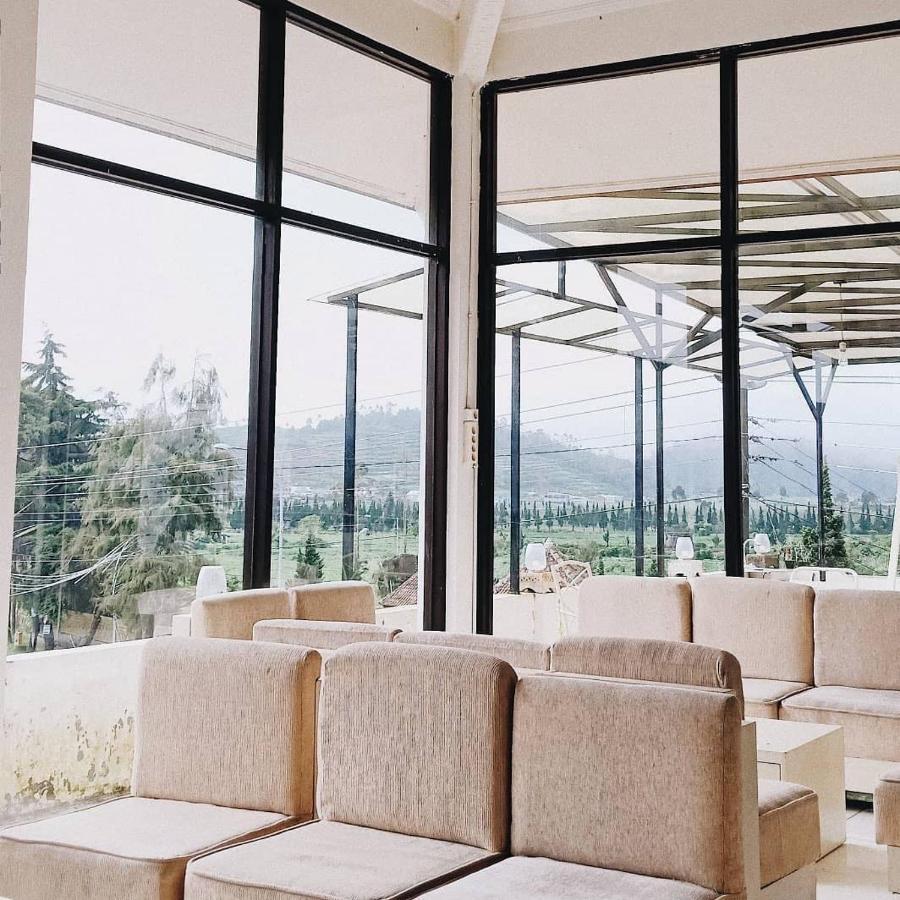 Tani Jiwo Hostel Diyeng Екстер'єр фото