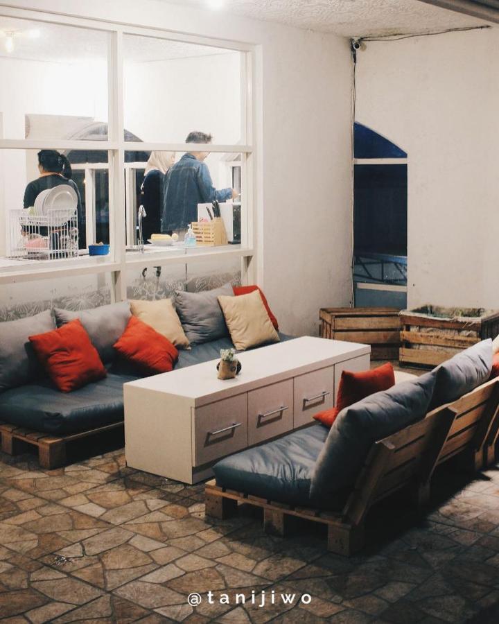 Tani Jiwo Hostel Diyeng Екстер'єр фото